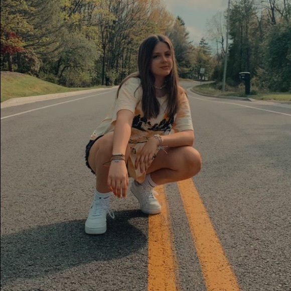 Meet your Posher, Sylvie - Picture 1 of 1